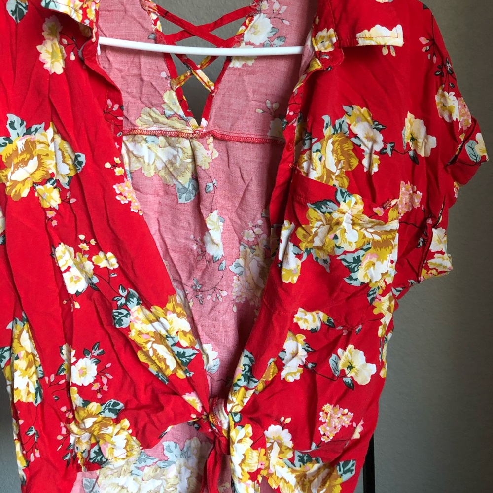 LOOSE TIE UP CROP BUTTON UP